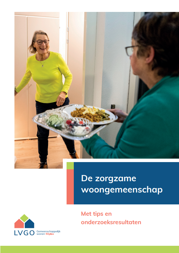 Deze afbeelding heeft een leeg alt-attribuut; de bestandsnaam is LVGO-brochure-De-zorgzame-woongemeenschap.png